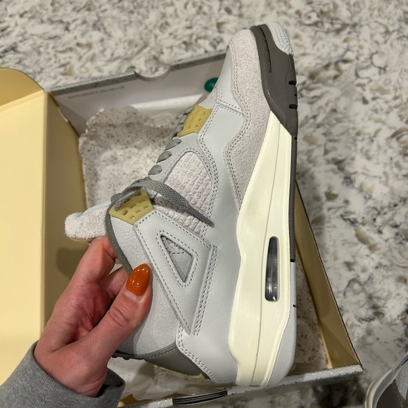 NEW IN BOX Air Jordan 4 Retro SE Craft ‘Photon Dust’ - Picture 3 of 10